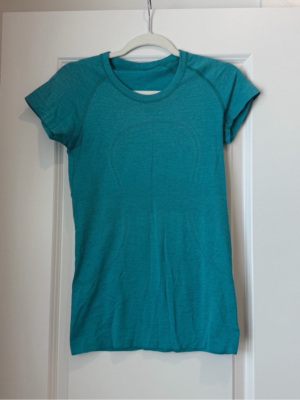 Lululemon Women’s Teal Short-Sleeve Active Tee
